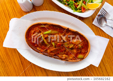 Izmir kofte, turkish dish of spicy meatballs Izmir kofte, turkish dish of spicy meatballs 105682162