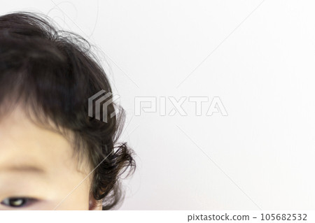 Baby curly hair (boy, Japanese, 0 years old) Baby curly hair (boy, Japanese, 0 years old) 105682532