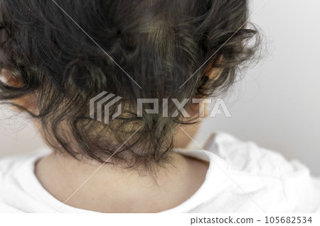 嬰兒捲髮(男孩,日本,0歲) 嬰兒捲髮(男孩,日本,0歲) 105682534