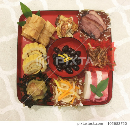 手工製作的Osechi烹飪 手工製作的Osechi烹飪 105682730