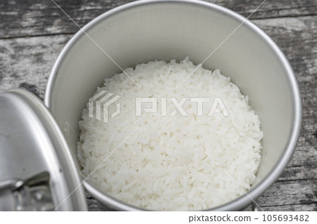 營地裡煮的白米飯 105693482