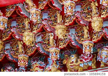 Luxurious Traditions: Gorgeous Decorations in Taiwan Temples Luxurious Traditions: Gorgeous Decorations in Taiwan Temples 105694159
