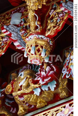 Luxurious Traditions: Gorgeous Decorations in Taiwan Temples Luxurious Traditions: Gorgeous Decorations in Taiwan Temples 105694161