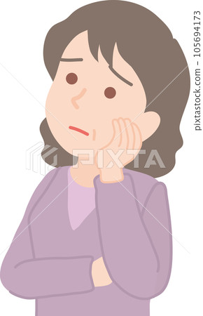 老婦人抬起頭來，憂心忡忡 105694173