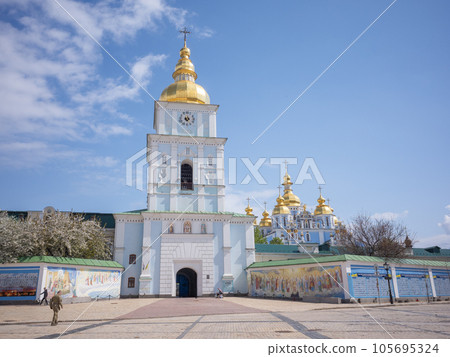 [Ukraine] A tower at the entrance of St. Mykhail's Golden-Domed Monastery in Kyiv, the capital 105695324
