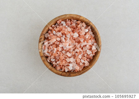 Pink Himalayan coarse grain salt 105695927