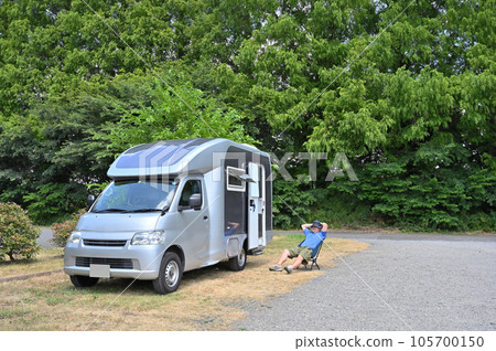 A man who enjoys a camper life Auto camp campsite solo camp A man who enjoys a camper life Auto camp campsite solo camp 105700150