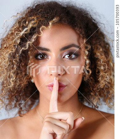 Beautiful black woman portrait. She opens her Beautiful black woman portrait. She opens her 105700393