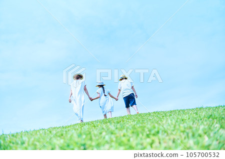 Meadow person family 105700532
