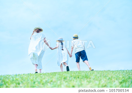 Meadow person family Meadow person family 105700534