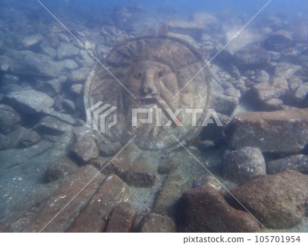 The Mouth of Truth on the Seabed at Izu Shishihama Point 105701954