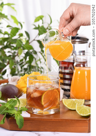 Mango Iced Tea Mango Iced Tea 105702042