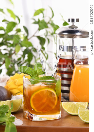 Mango Iced Tea 105702043