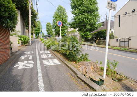 Utsukushigaoka, a steep slope in a residential area Utsukushigaoka, a steep slope in a residential area 105704503