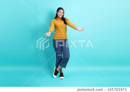 Cute Asain Woman 105705971