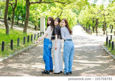 和好閨蜜一起旅遊 105708785