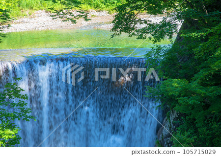 由吹瀑布、由比曾川、仲夏風光、水上町 105715029