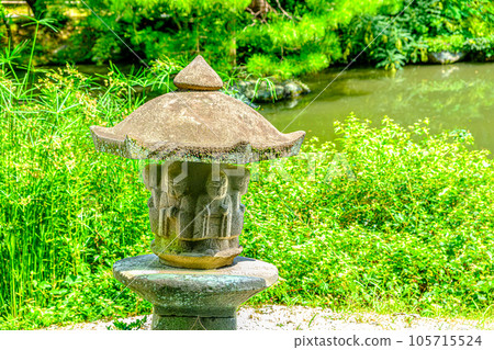 京都白草村莊的石燈籠 京都白草村莊的石燈籠 105715524