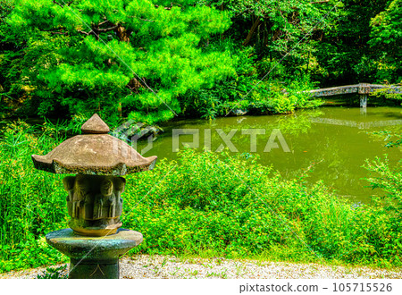 京都白草村莊的石燈籠 京都白草村莊的石燈籠 105715526