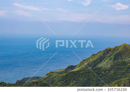 台灣雄偉的山脈和海岸 105716280