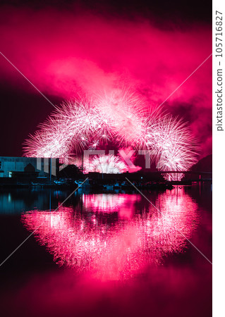 Fireworks and sea reflection 105716827