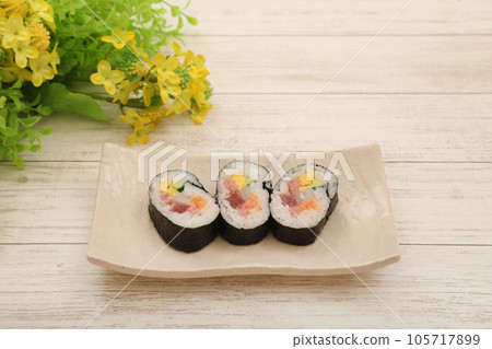 Seaweed roll Seaweed roll 105717899