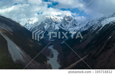 Aerial view of beautiful high altitude snow mountains  in Tibet,China 105718812
