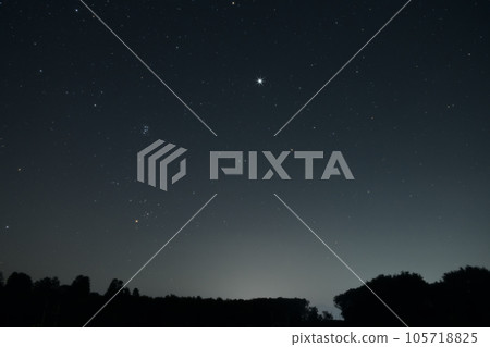 Jupiter and Taurus rising in the eastern sky in Hakushu Town, Hokuto City 105718825