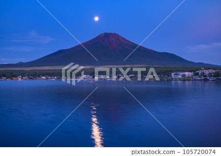 Upside-down Mt. Fuji illuminated by the full moon, superb view from Lake Yamanaka Upside-down Mt. Fuji illuminated by the full moon, superb view from Lake Yamanaka 105720074
