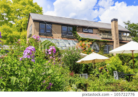 蓼科高原夏季鮮花盛開的 Barakura 英國花園 蓼科高原夏季鮮花盛開的 Barakura 英國花園 105722776