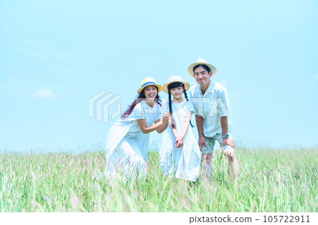 Meadow person family 105722911