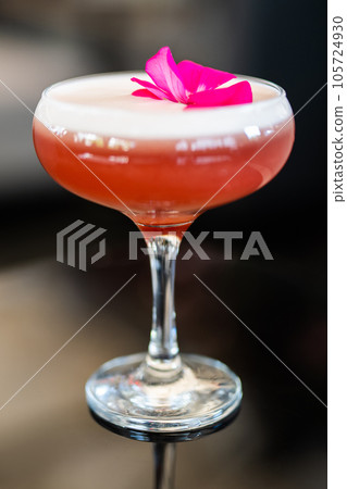 beautiful alcoholic cocktail on the bar counter beautiful alcoholic cocktail on the bar counter 105724930