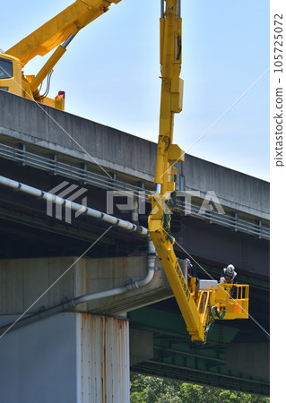 橋樑檢測車路橋檢測作業現場 105725072