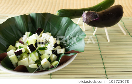 Water child, spirit horse and spirit cow, spirit horse made of cucumber, spirit cow made of eggplant, spirit shelf, tray, decoration Water child, spirit horse and spirit cow, spirit horse made of cucumber, spirit cow made of eggplant, spirit shelf, tray, decoration 105725078