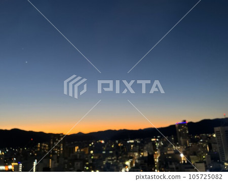 從摩天大樓看天空 從摩天大樓看天空 105725082