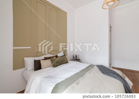 Luxurious bedroom interior with elegant furniture in a domestic room Luxurious bedroom interior with elegant furniture in a domestic room 105726893