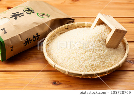 White rice 105728769