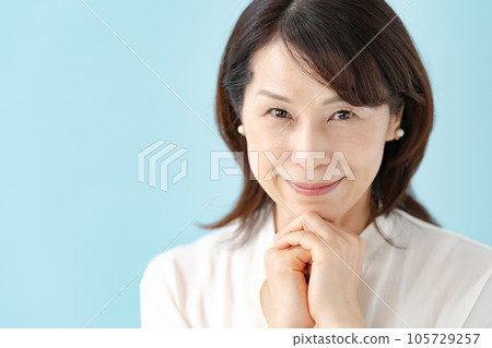 Female middle beauty Female middle beauty 105729257