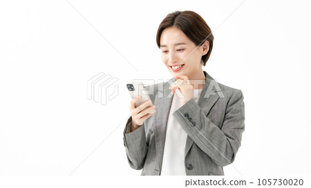 女商人智能手機搜索 105730020