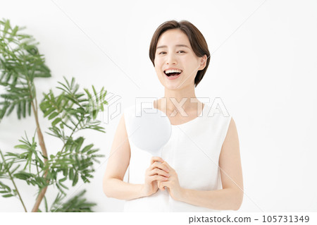 Female beauty 105731349