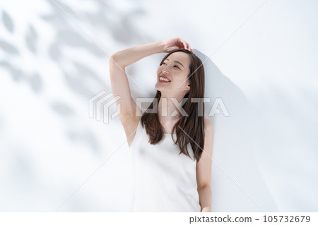 Sunlight filtering through the trees Female beauty 105732679