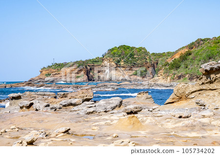 Iwami Tatamigaura View of a raised fault (quay) Hamada City, Shimane Prefecture 105734202