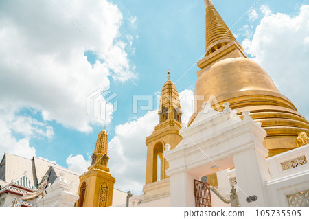 Wat Bowonniwetwiharn Ratchaworawiharn golden stupa in Bangkok, Thailand 105735505
