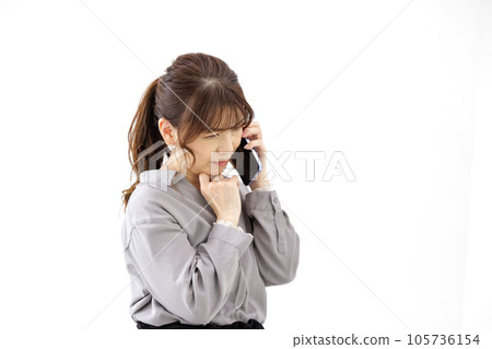 Middle female smartphone call Middle female smartphone call 105736154