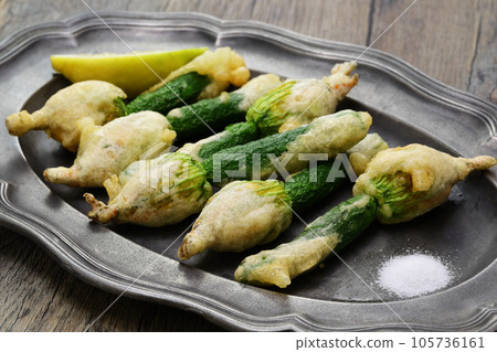 flower zucchini fritters 105736161