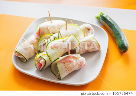 豬肉西葫蘆卷 豬肉西葫蘆卷 105736474