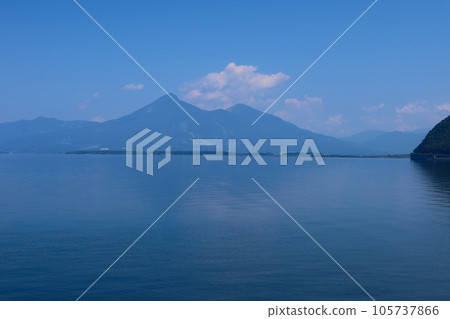 Lake Inawashiro and Mt. Bandai Lake Inawashiro and Mt. Bandai 105737866