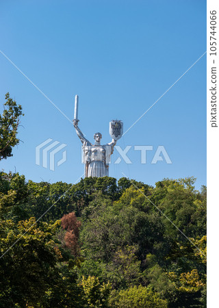 Decommunization of the Mother Ukraine. Demolition of the Soviet coat of arms from the shield of the Motherland Monument 105744066