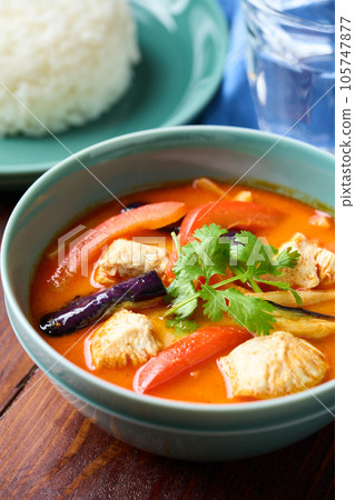Red curry 105747877