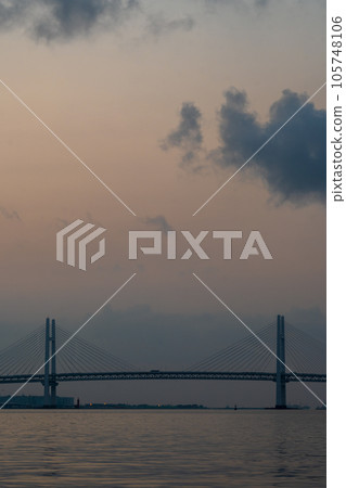 Photographing the refreshing dawn view of Yokohama from Rinko Park｜Yokohama City, Kanagawa Prefecture 105748106